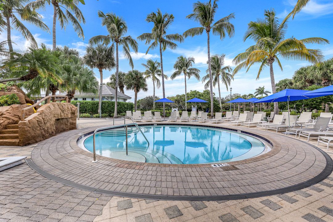 3153 Aviamar Cir #201, Naples, FL 34114