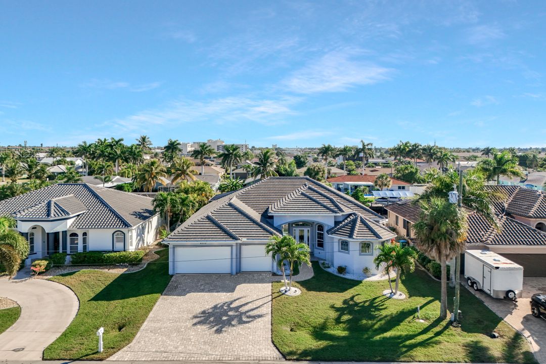 4909 Seville Ct, Cape Coral, FL 33904