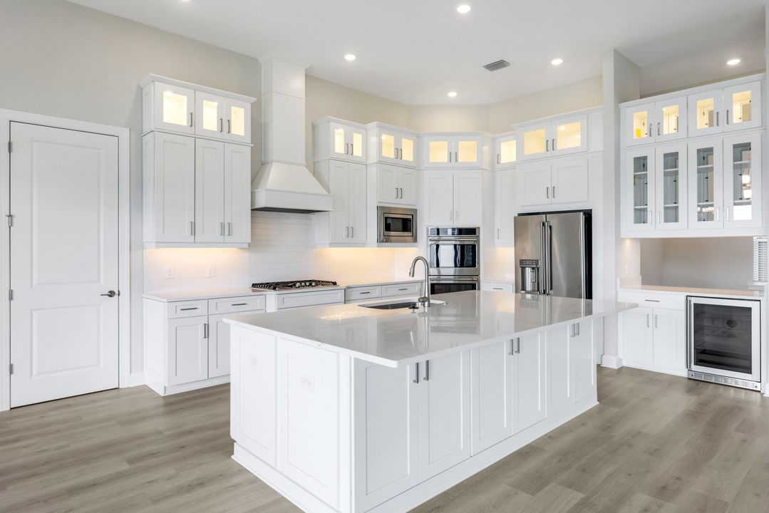 15460 Turin Dr, Naples, FL 34114