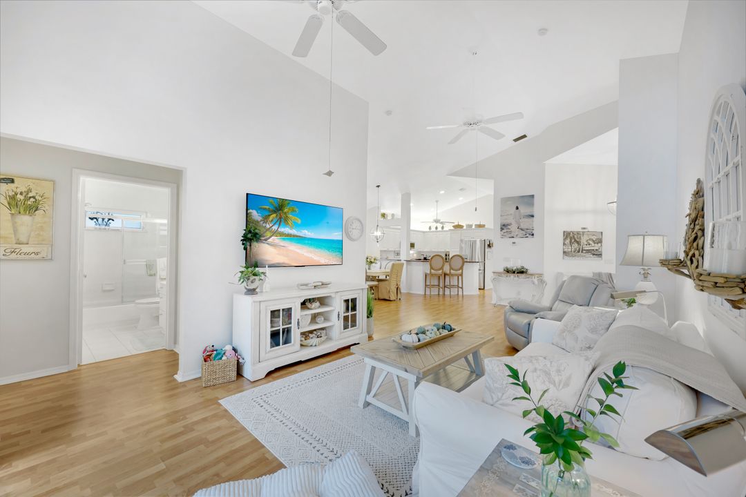 129 Sabal Lake Dr, Naples, FL 34104