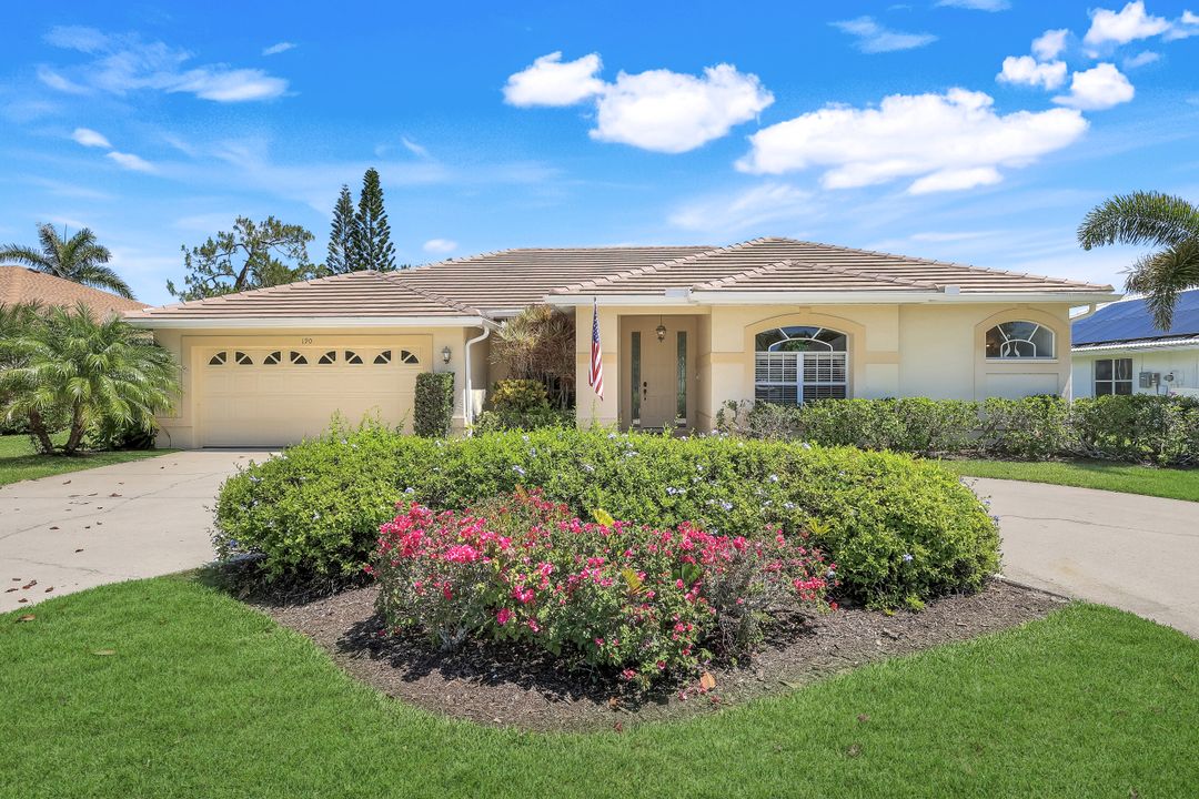 190 Palmetto Dunes Cir, Naples, FL 34113