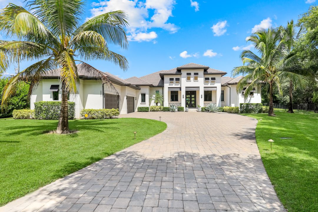 5861 Napa Woods Way, Naples, FL 34116
