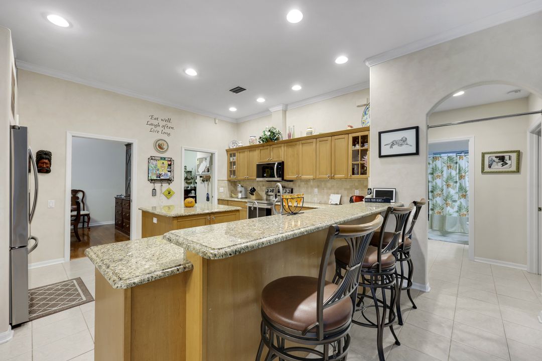 661 27th St NW, Naples, FL 34120