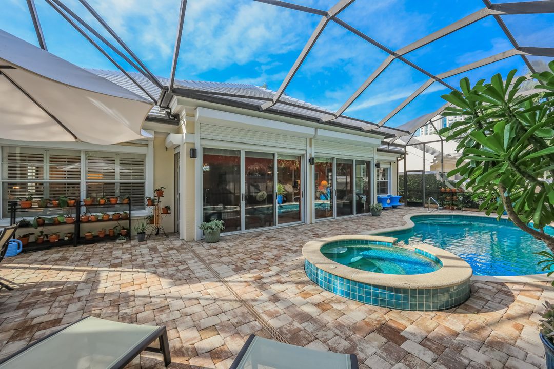 353 Carlton Pl, Naples, FL 34108