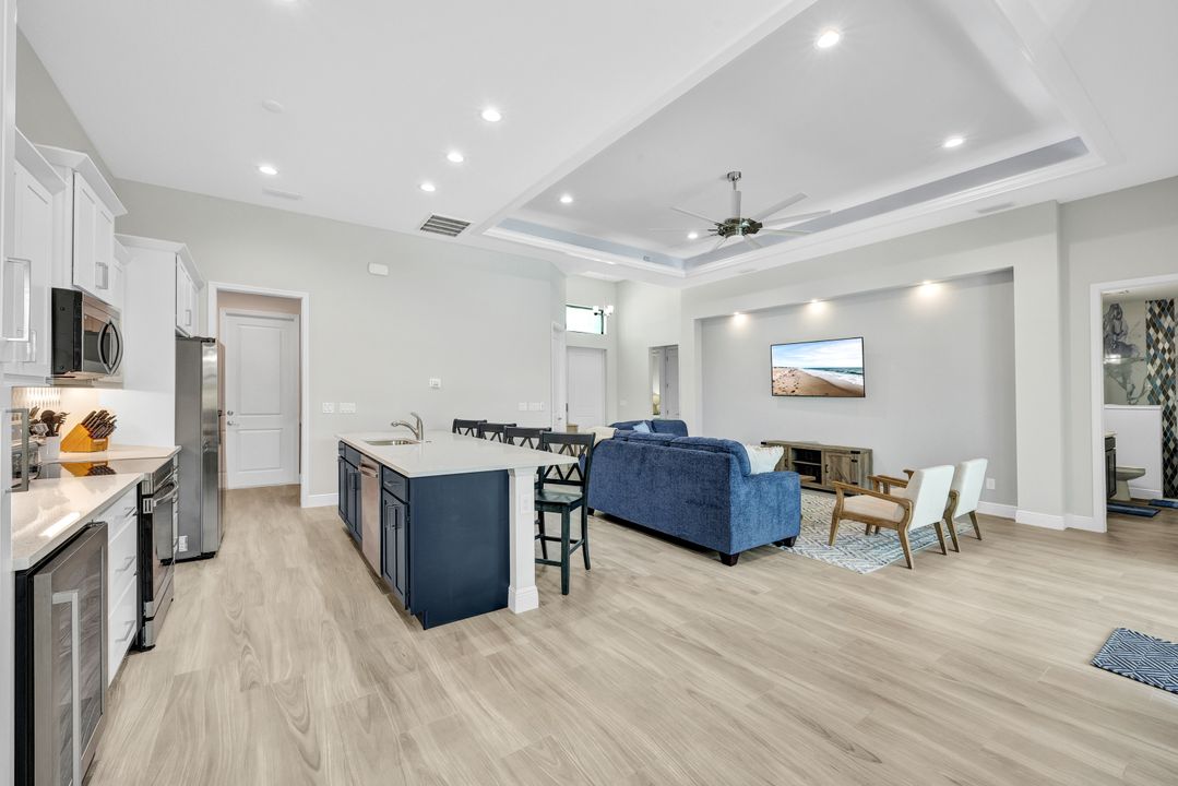 1617 El Dorado Pkwy W, Cape Coral, FL 33914