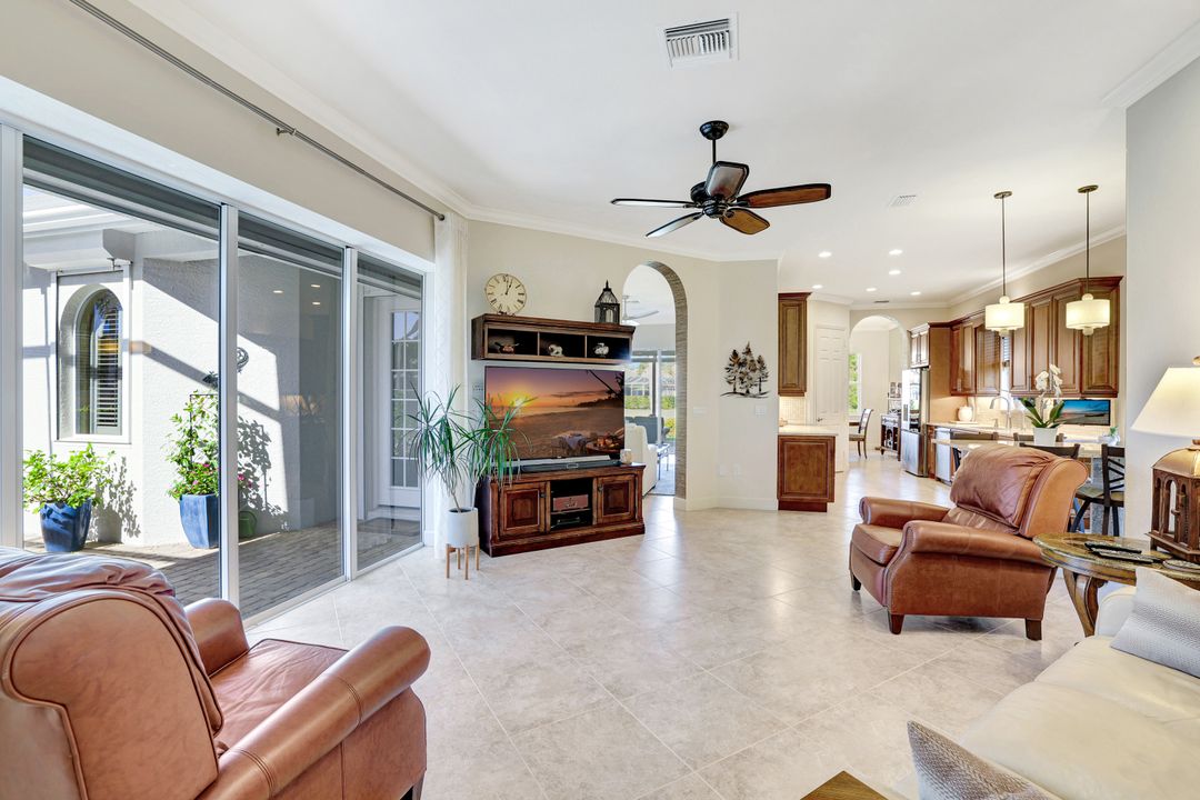 6151 Ashwood Ln, Naples, FL 34110