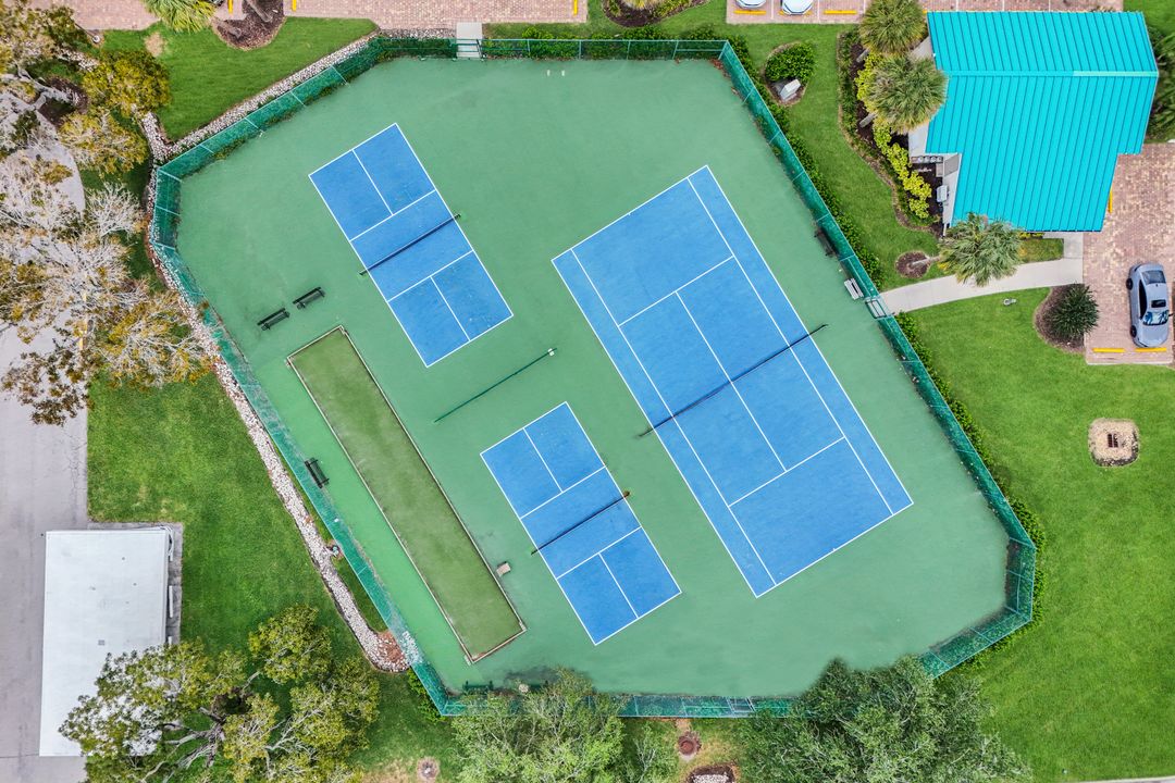 21 Bluebill Ave  #905, Naples, FL 34108