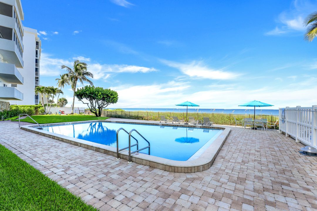 1977 Gulf Shore Blvd N #503, Naples, FL 34102