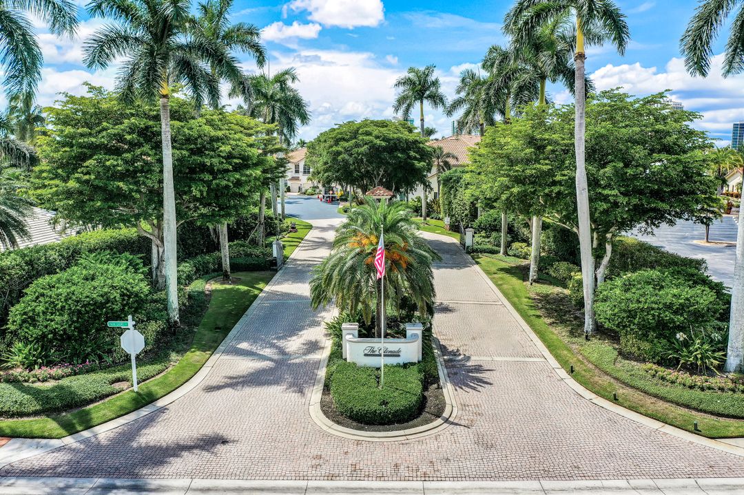 217 Colonade Cir #217, Naples, FL 34103