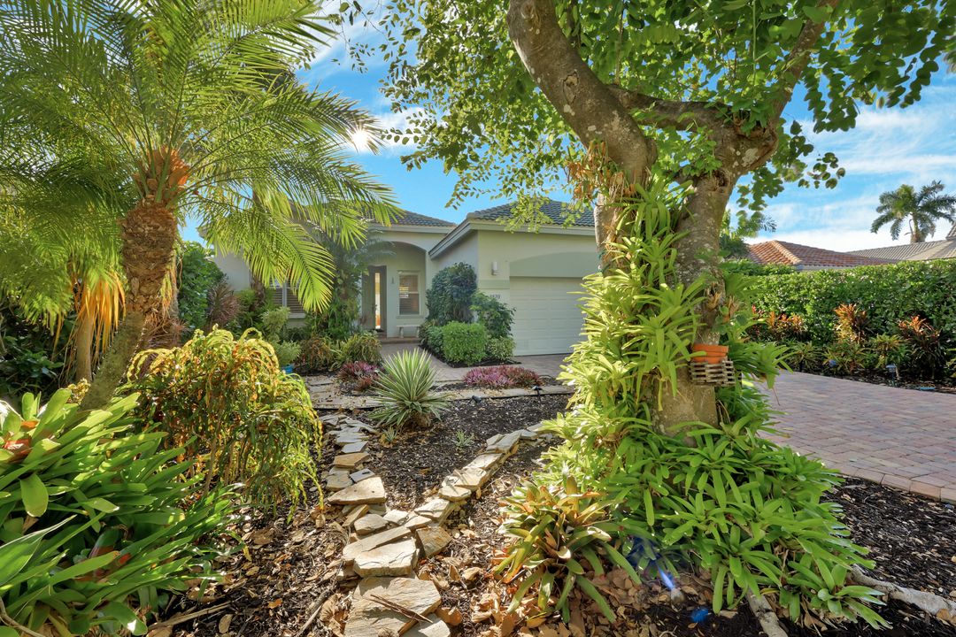 4970 Bollard Ct, Naples, FL 34112