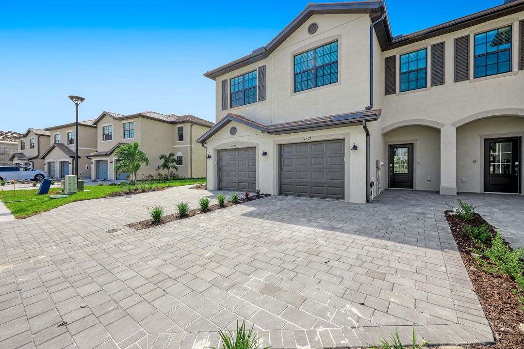 14273 Pine Lodge Ln, Fort Myers, FL 33913