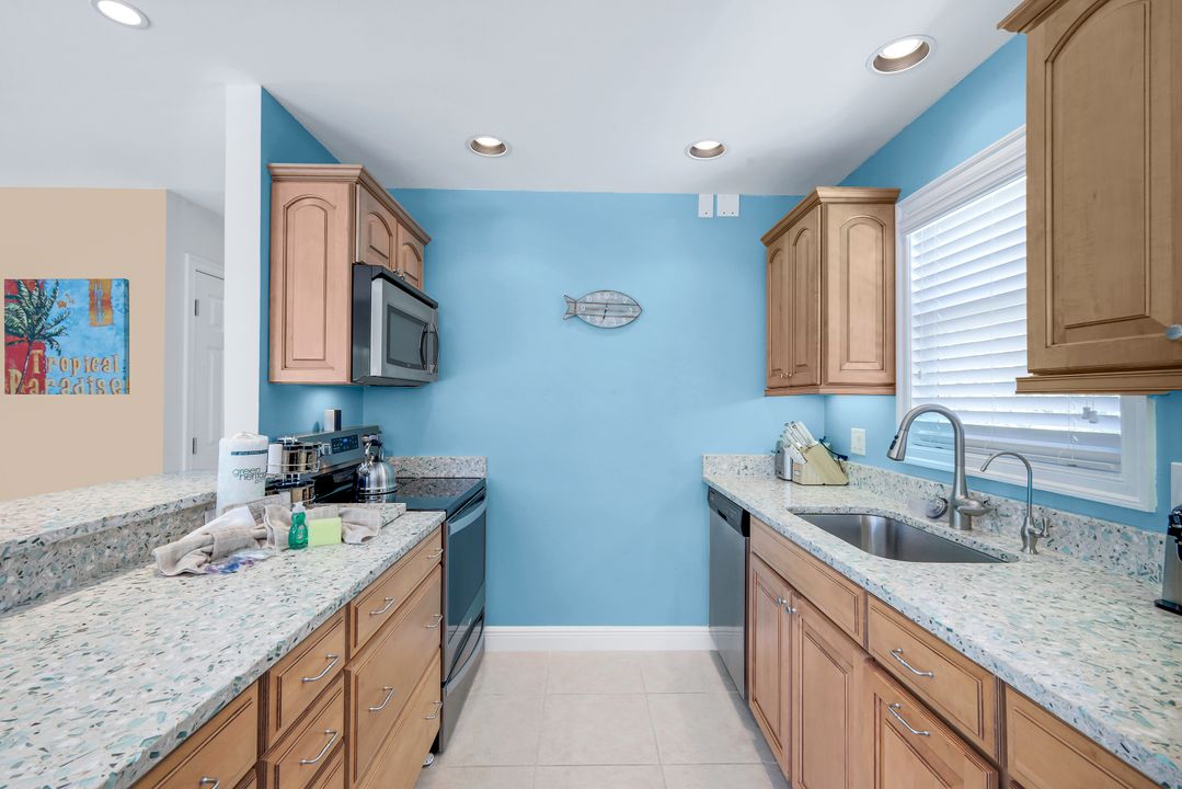 6126 Castaways Ln, Sanibel, FL 33957