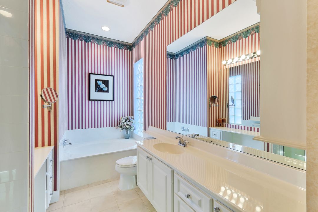 4917 San Pablo Ct, Naples, FL 34109