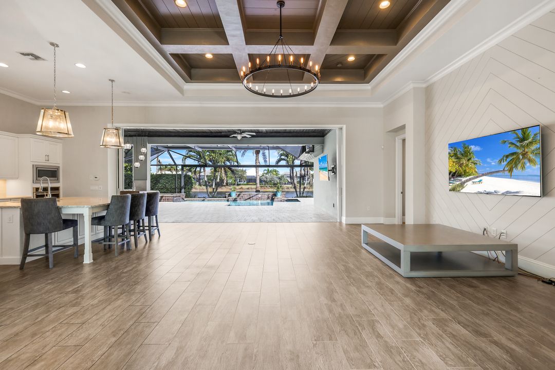 6348 Lyford Isle Dr, Naples, FL 34113