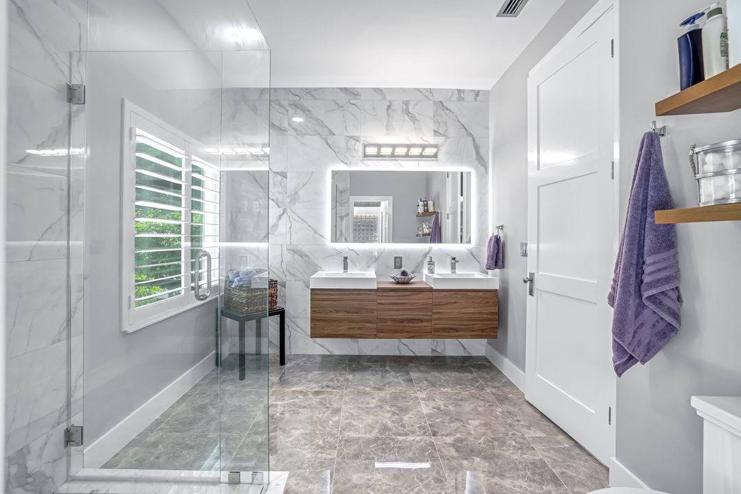 8844 Ventura Way, Naples, FL 34109