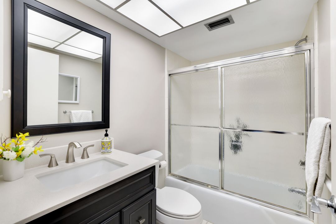 133 Briarcliff Ln, Naples, FL 34113