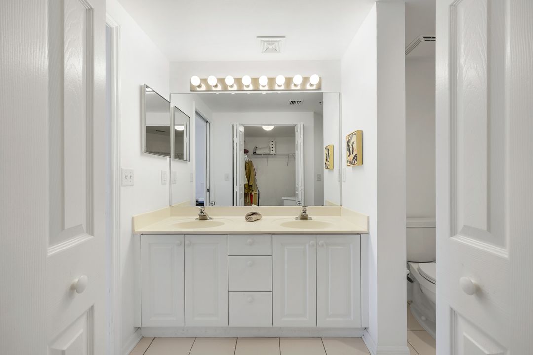 5045 Cedar Springs Dr #101, Naples, FL 34110