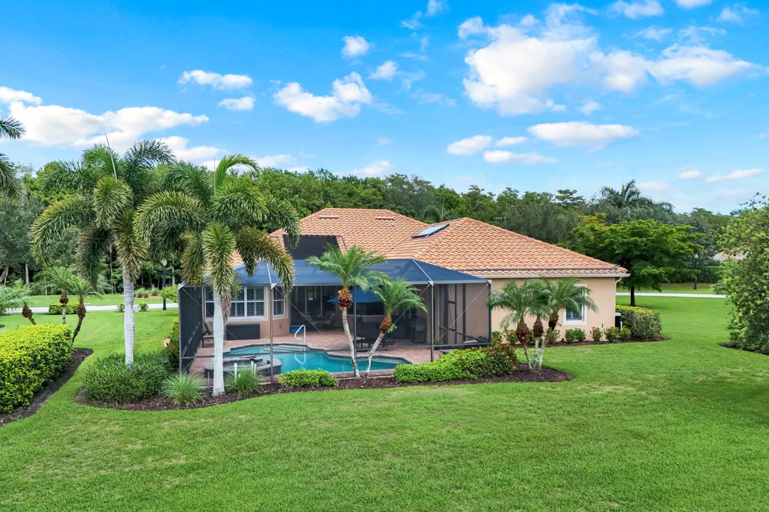 10026 Lions Bay Ct, Naples, FL 34120