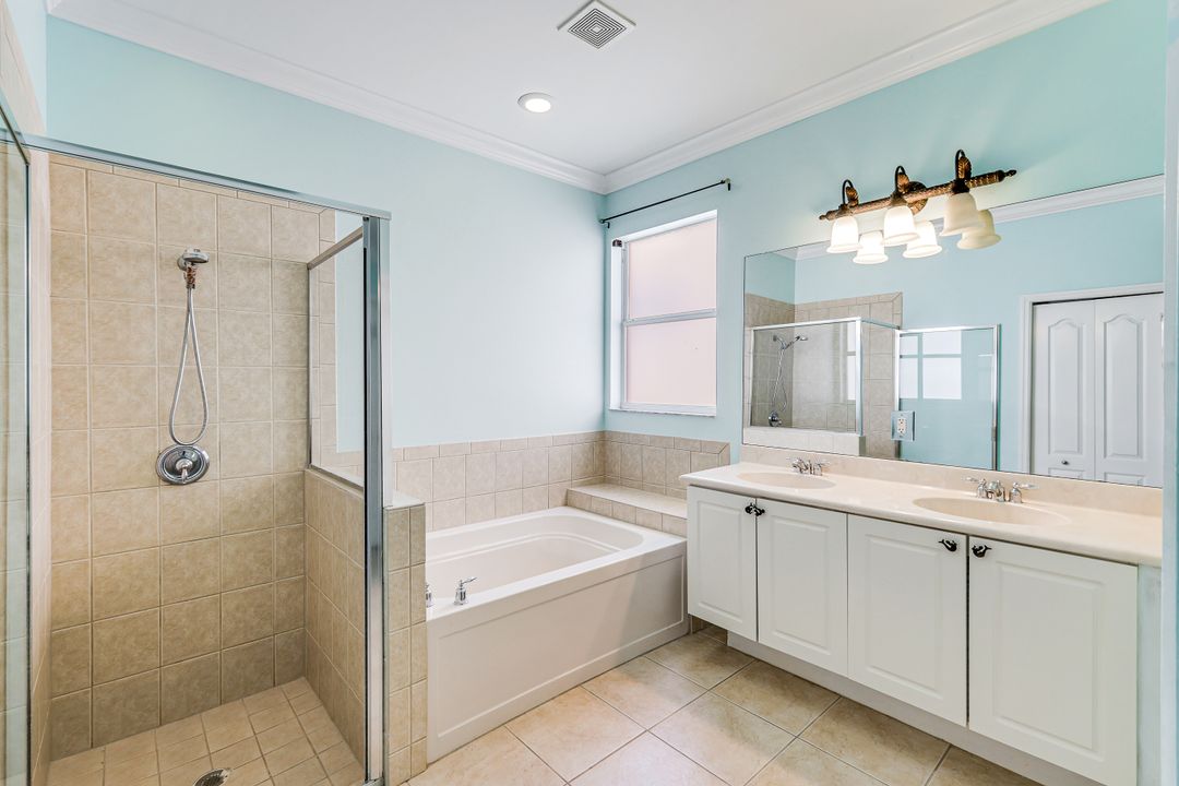 10253 S Silver Palm Dr, Estero, FL 33928