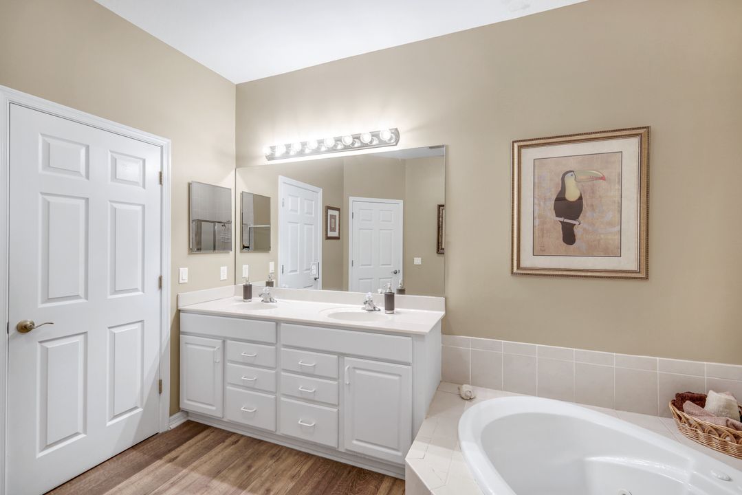 4062 Stow Way, Naples, FL 34116