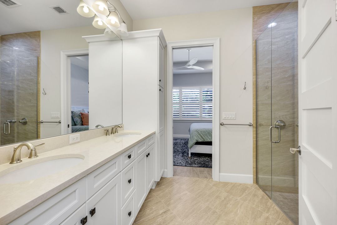 5665 Highbourne Dr, Naples, FL 34113