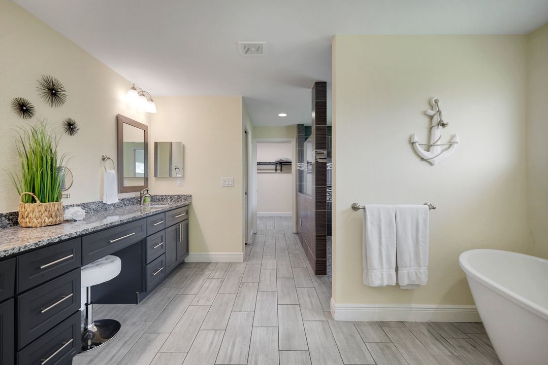 27741 Roslin Dr, Bonita Springs, FL 34135