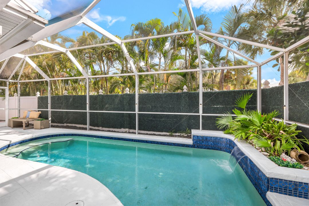 1262 Silverstrand Dr, Naples, FL 34110