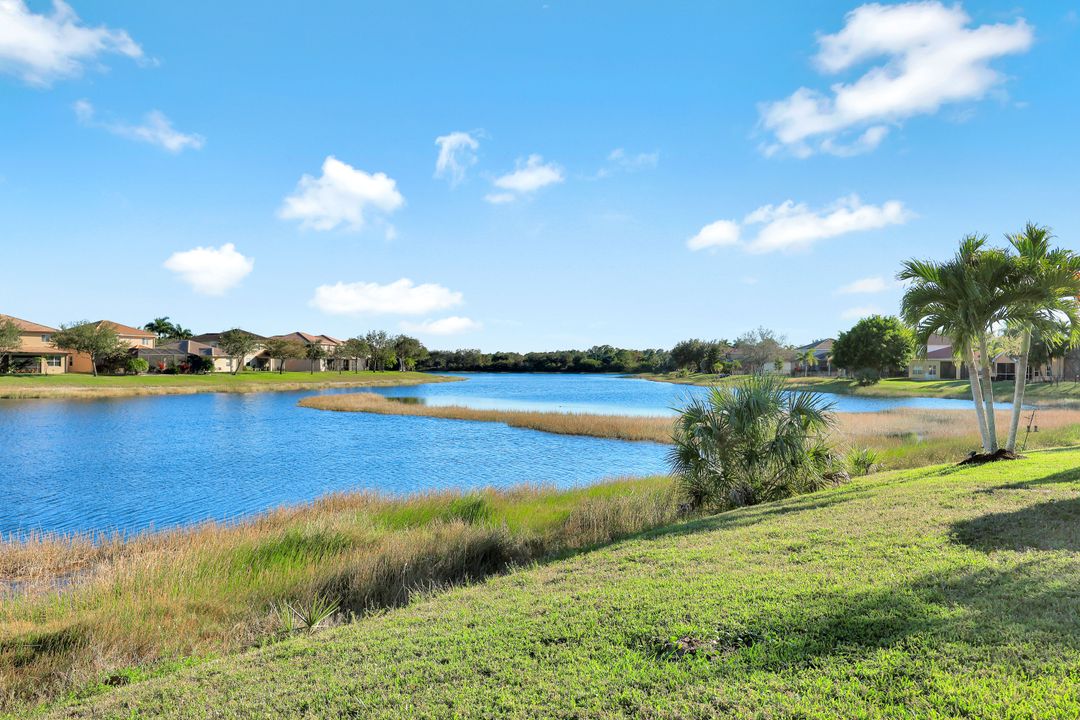 2143 Grove Dr, Naples, FL 34120