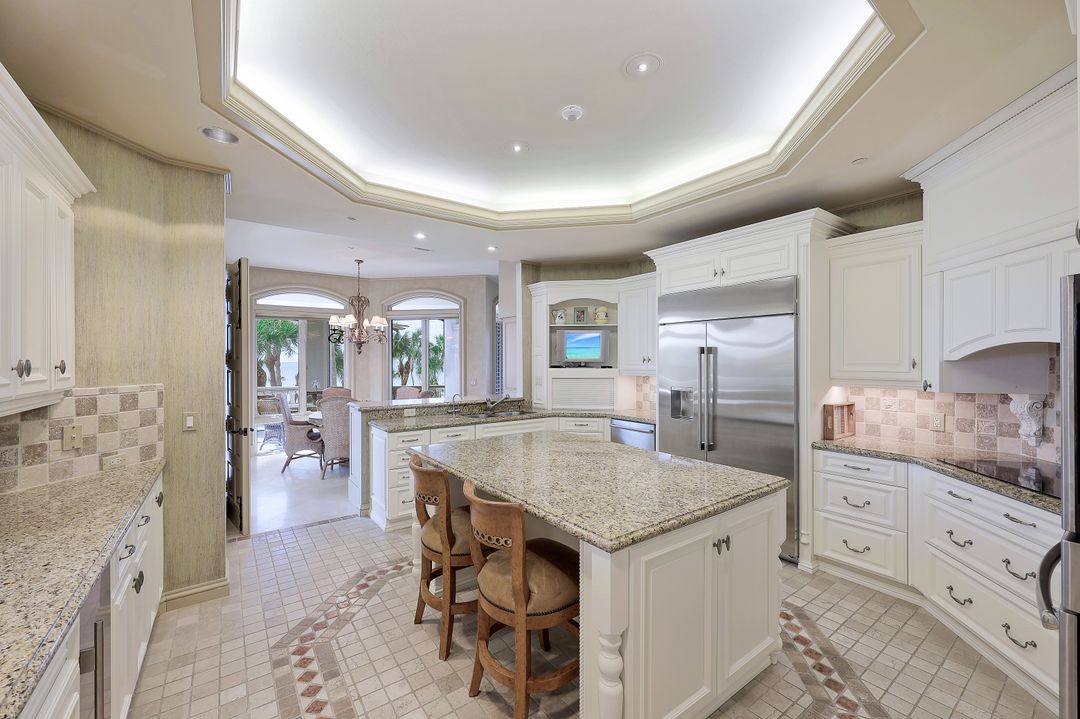 7425 Bay Colony Dr, Naples, FL 34108