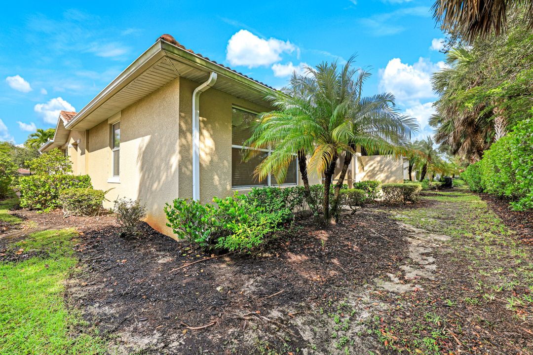 13366 Kent St, Naples, FL 34109