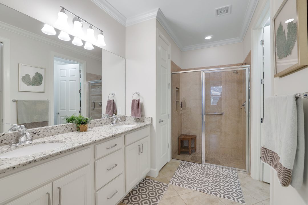 7121 Live Oak Dr, Naples, FL 34114