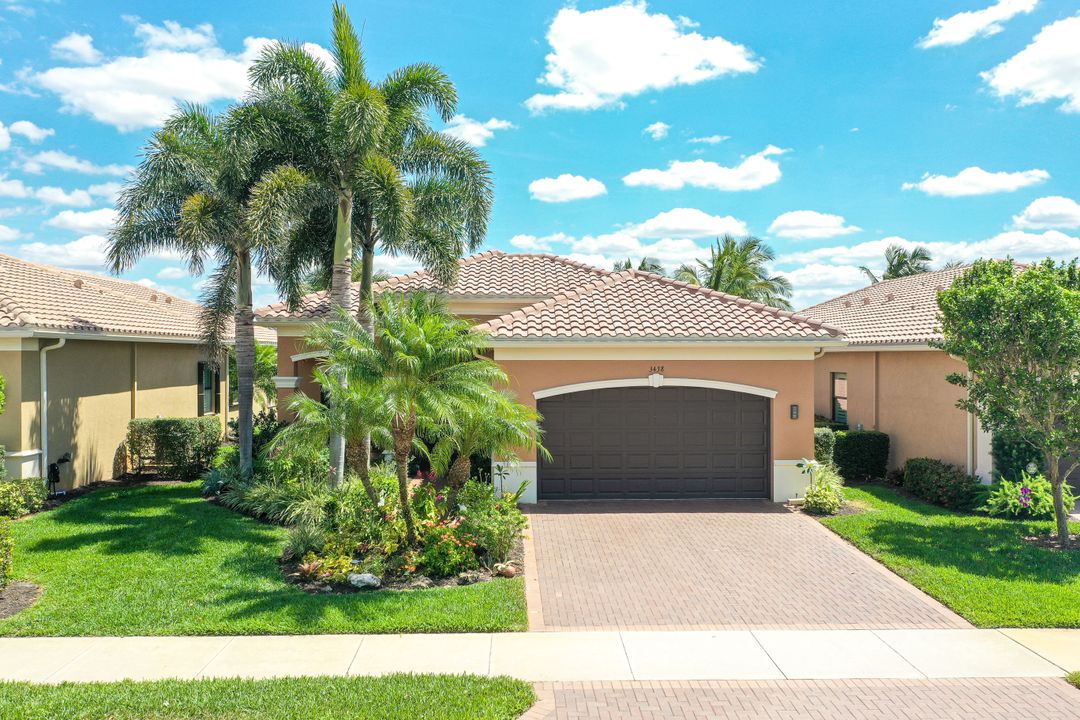 3438 Pacific Dr, Naples, FL 34119