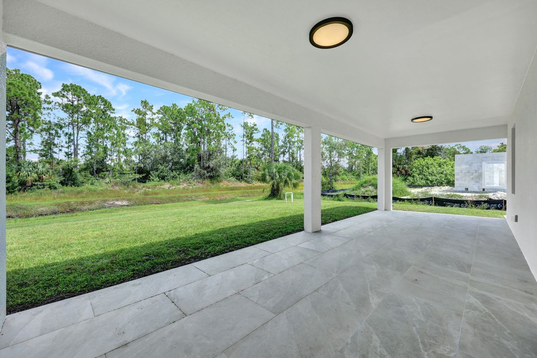 1137 Rahway St, Lehigh Acres, FL 33974