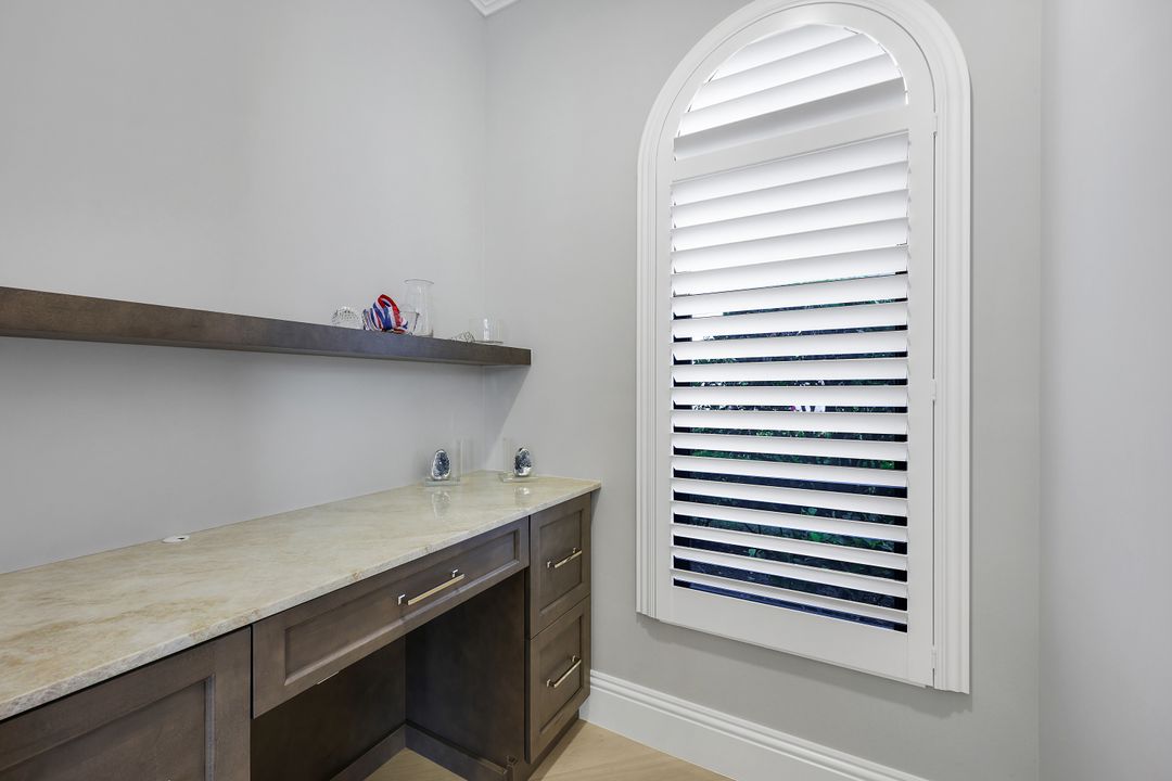 4262 Deephaven Ln, Naples, FL 34119