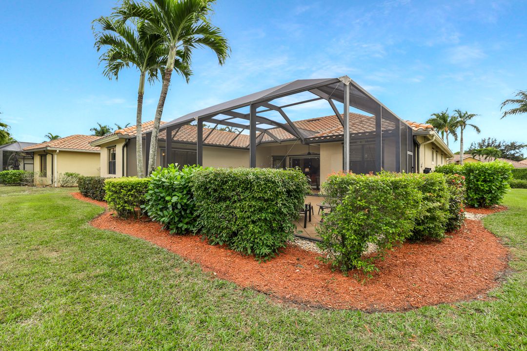 981 Tivoli Ct, Naples, FL 34104