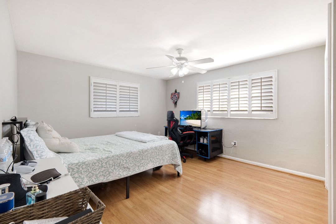 5203 Selby Dr, Fort Myers, FL 33919