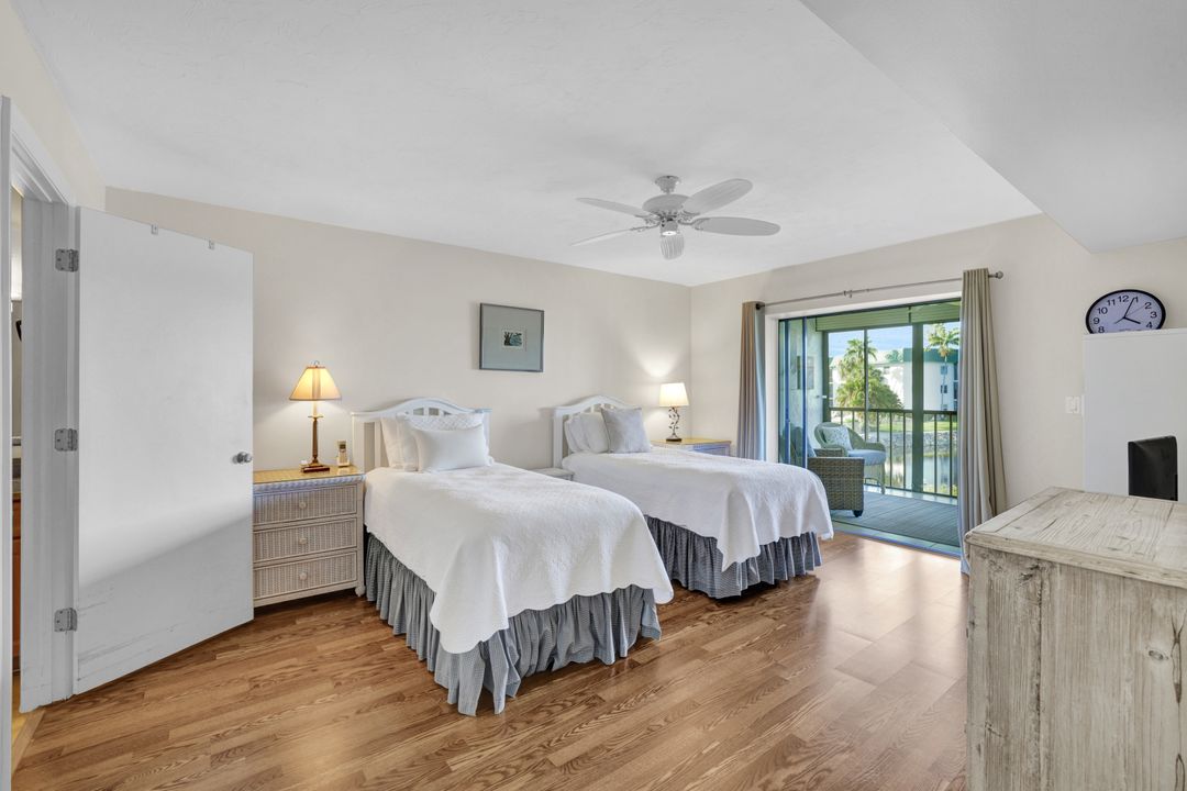 855 Ketch Dr #206, Naples, FL 34103