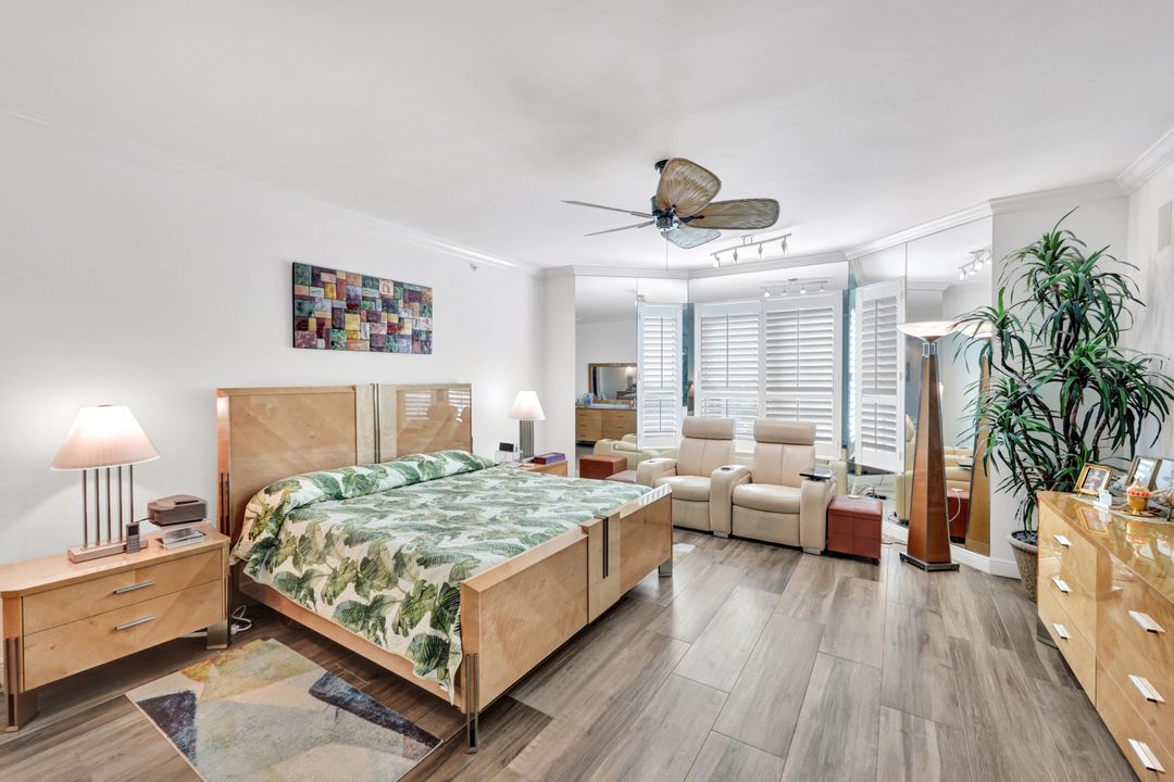 285 Grande Way #1601, Naples, FL 34110