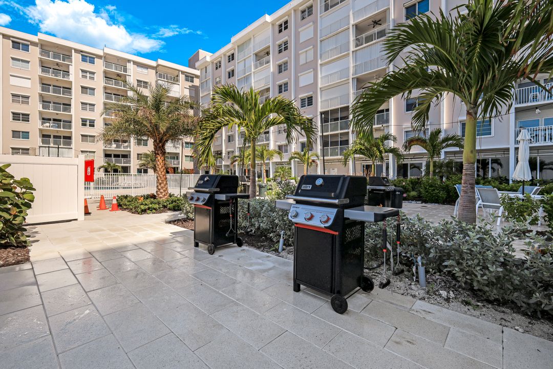 3443 Gulf Shore Blvd N #309, Naples, FL 34103