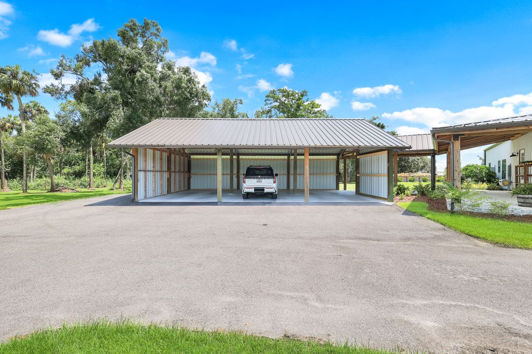 19080 Parkinson Rd, Alva, FL 33920
