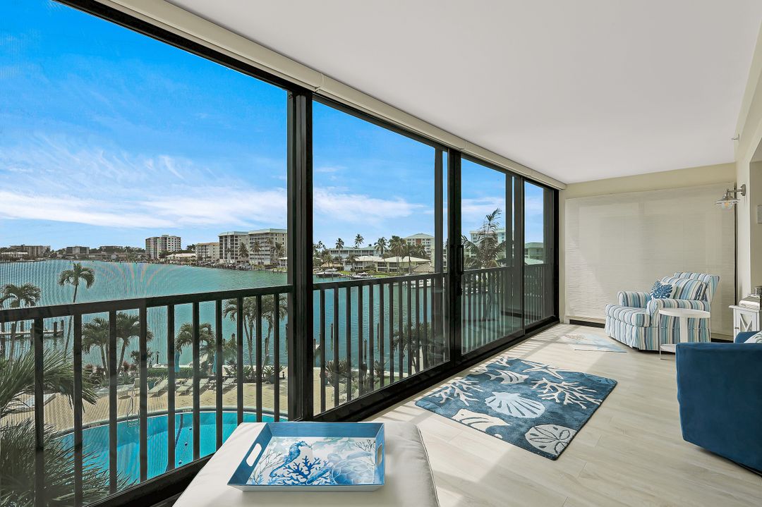 222 Harbour Dr #407, Naples, FL 34103