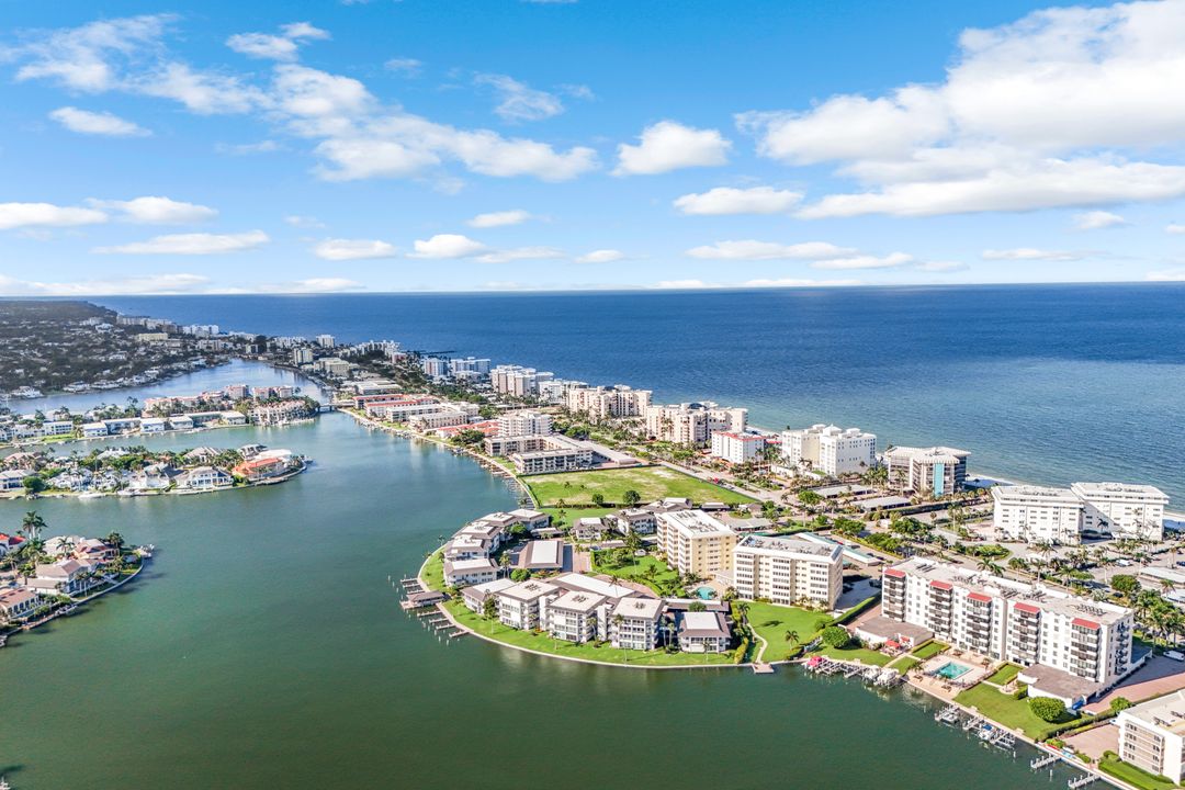 3430 Gulf Shore Blvd N #5J, Naples, FL 34103