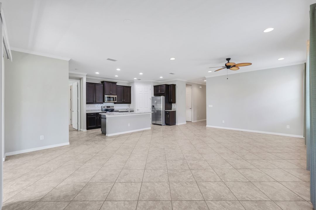 2899 Sunset Pointe Cir, Cape Coral, FL 33914