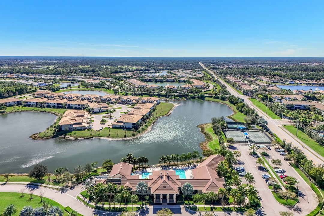 2302 Grenadines Way, Naples, FL