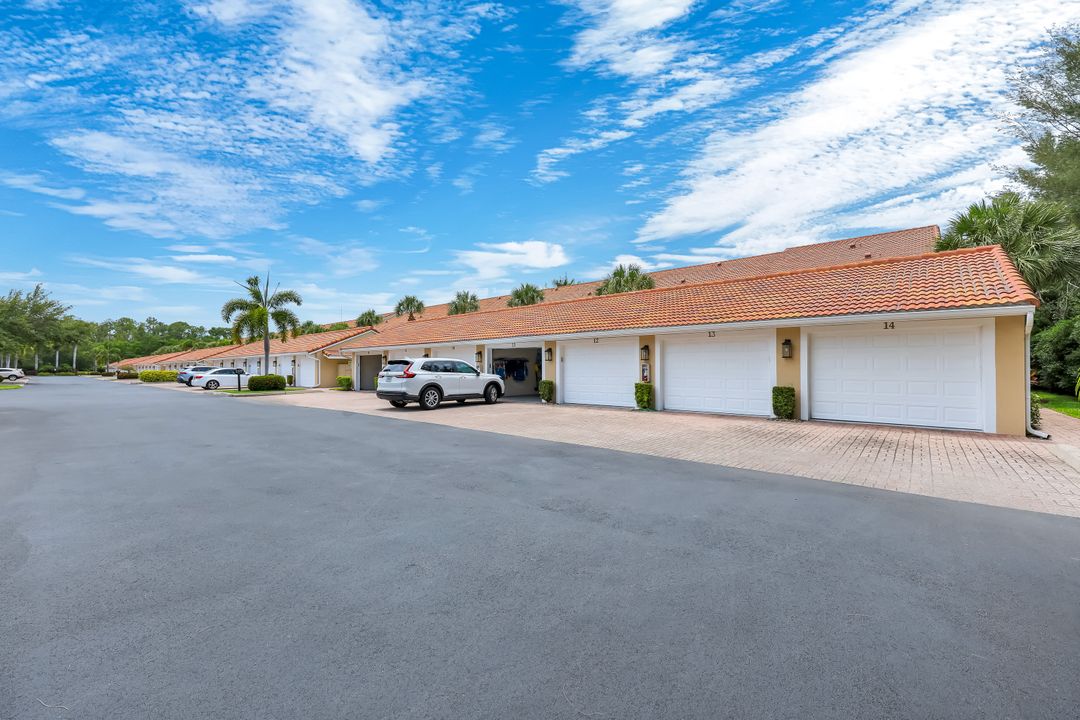 2350 Hidden Lake Ct #2511, Naples, FL 34112