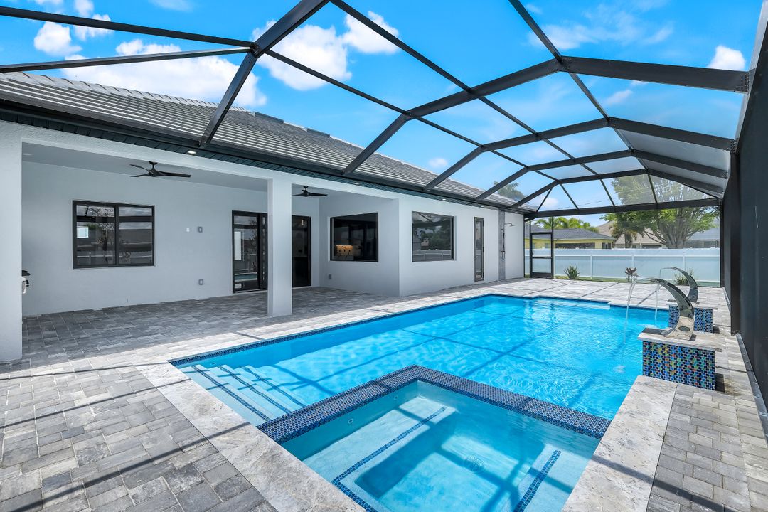 405 Mohawk Pkwy, Cape Coral, FL 33914