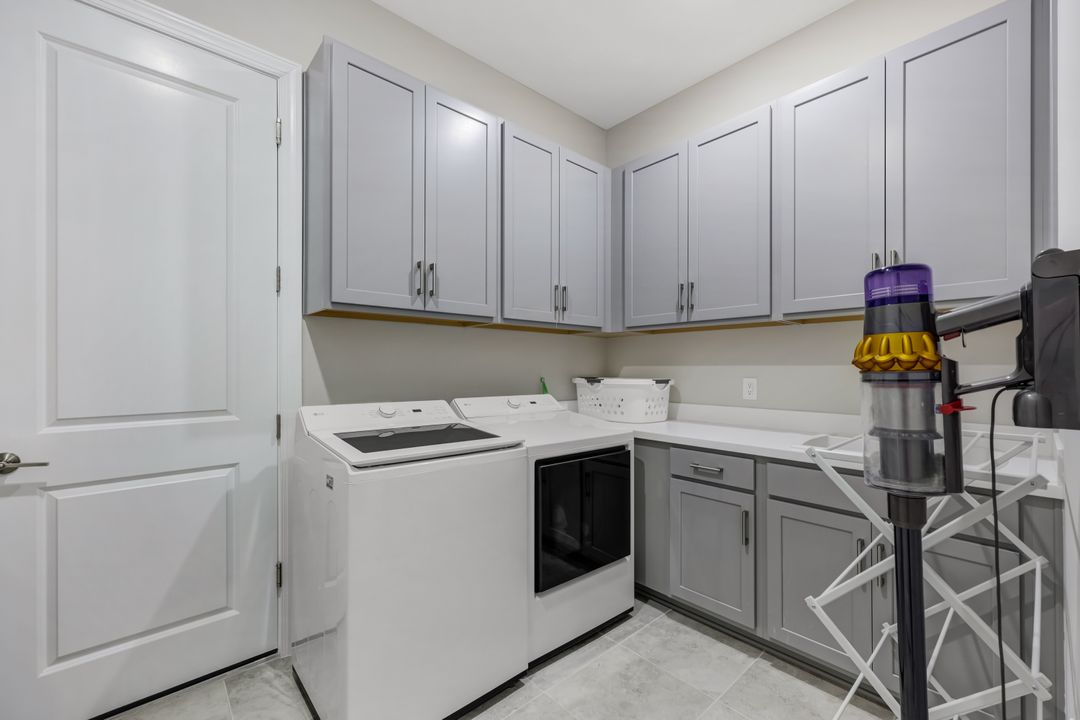 15804 Derna St, Naples, FL 34114