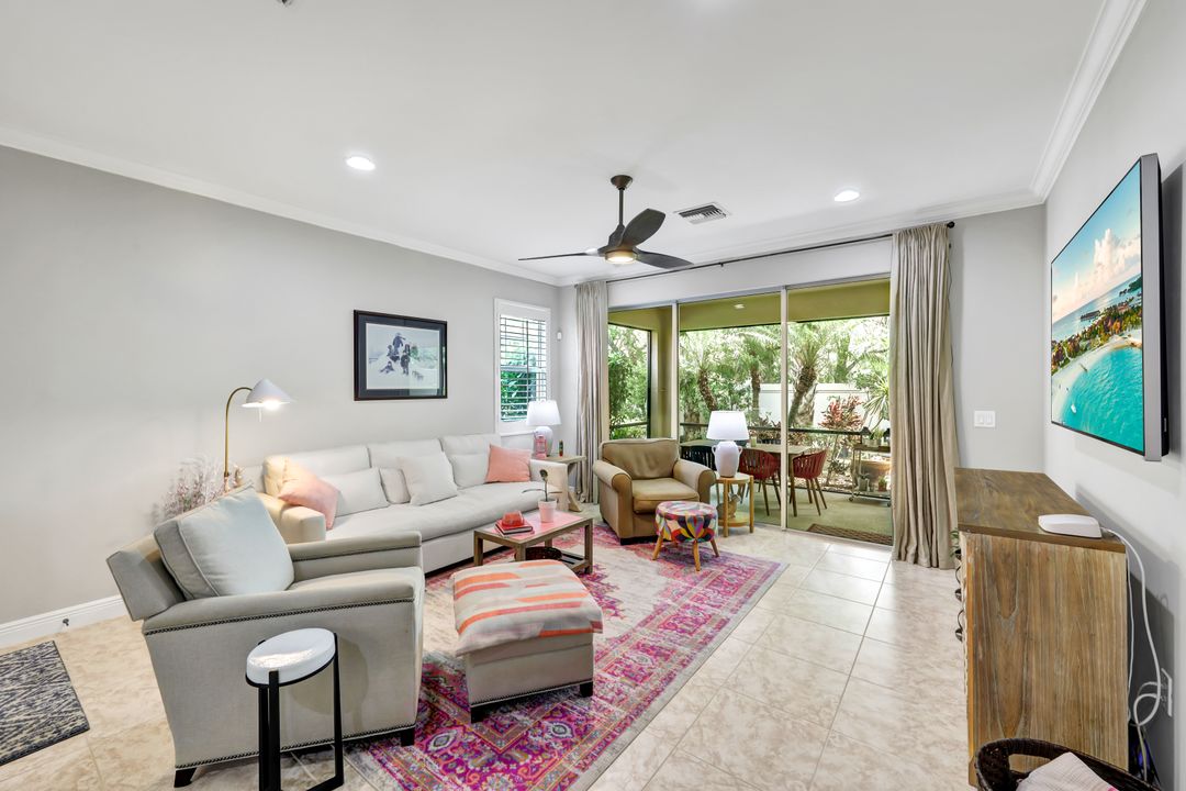 13466 Kent St, Naples, FL 34109