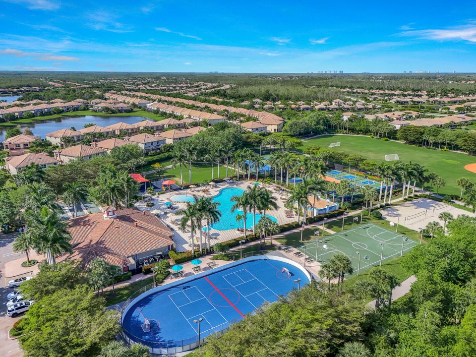 20626 Torre Del Lago St, Estero, FL 33928