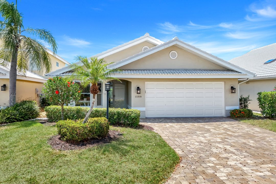 1588 Weybridge Cir, Naples, FL 34110